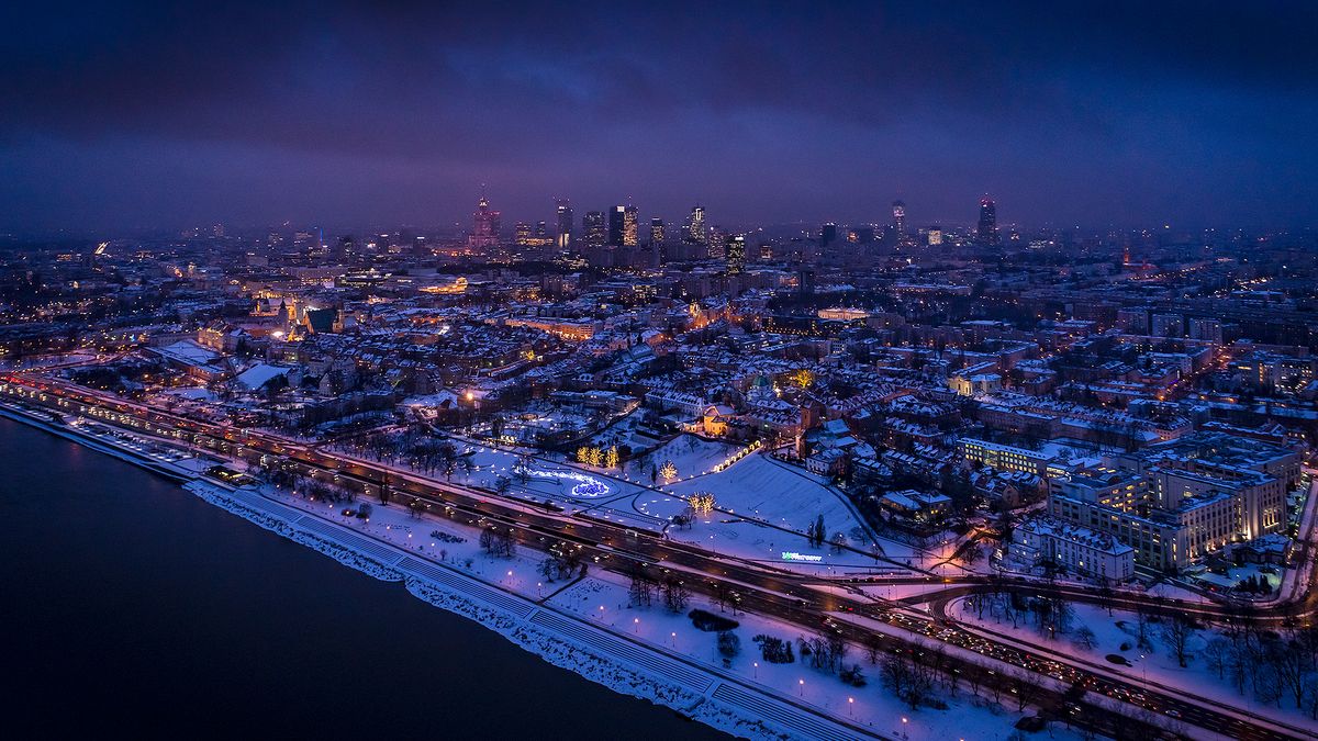 Warszawa z lotu ptaka wygląda przepięknie. Poznajcie wizję Drone in Warsaw 1