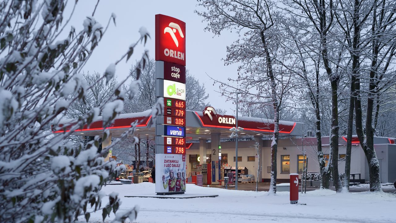 Ceny paliw w górę już od 1 stycznia. Minister podniósł opłatę paliwową