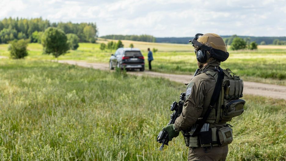 Na granicy z Białorusią jeden z żołnierzy został zaatakowany przez migranta.