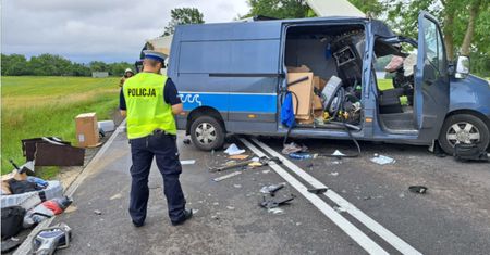 Te zdjęcia dają do myślenia. Fatalny finał wyprzedzania na Pomorzu