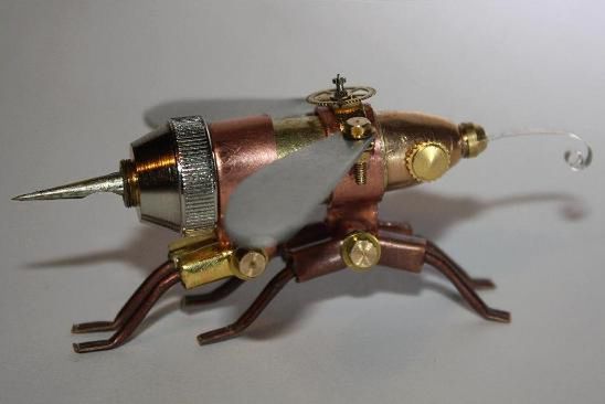 Steampunkowe insekty zrobione z... naboi! 12