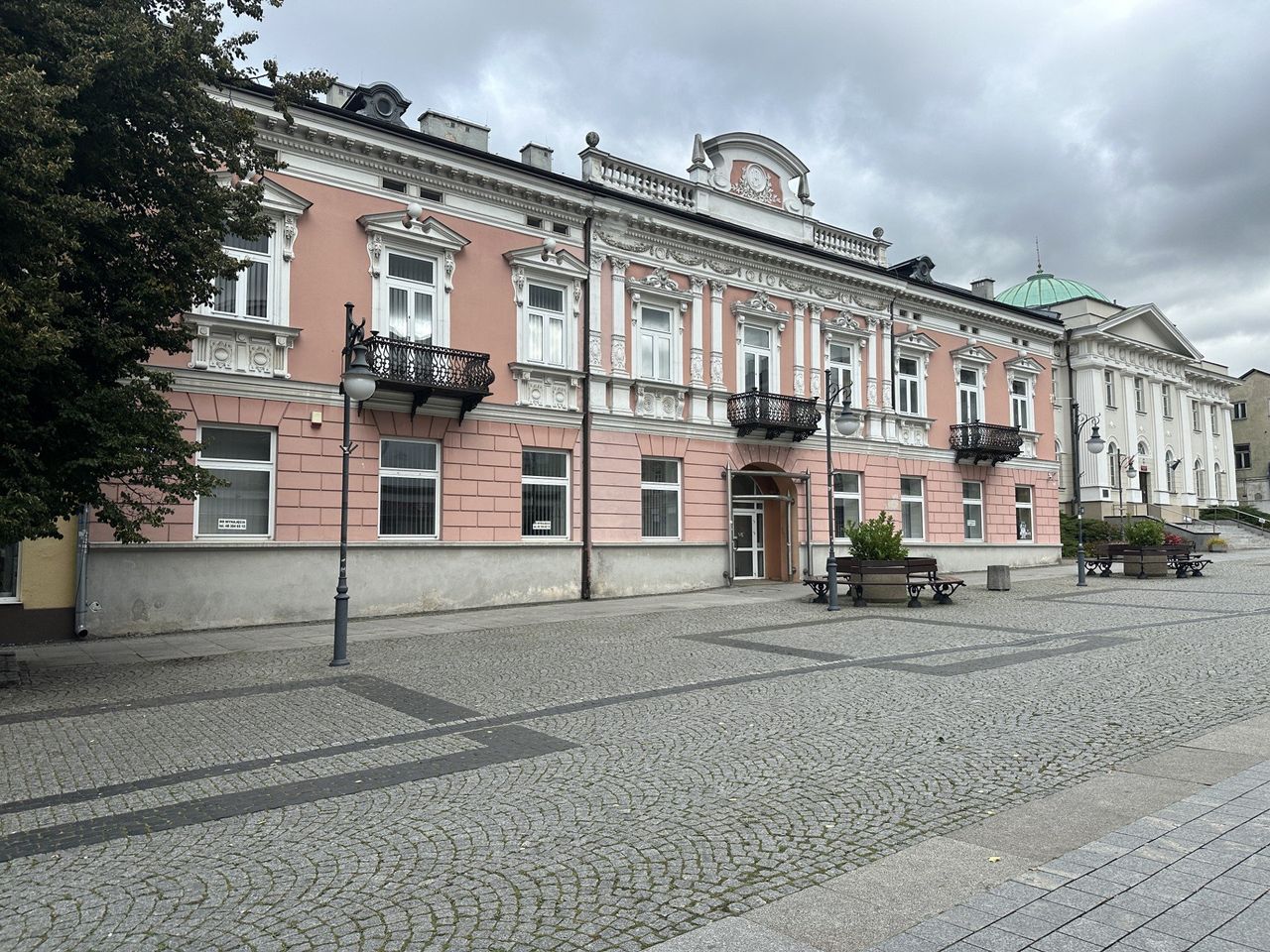 Radom: Piękna kamienica z bogatą historią przy deptaku zmieniła właściciela. Kupił ją Instytut Pamięci Narodowej