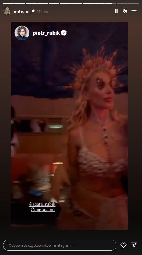 Agata i Piotr Rubikowie bawią się na imprezie halloweenowej z Anetą Glam