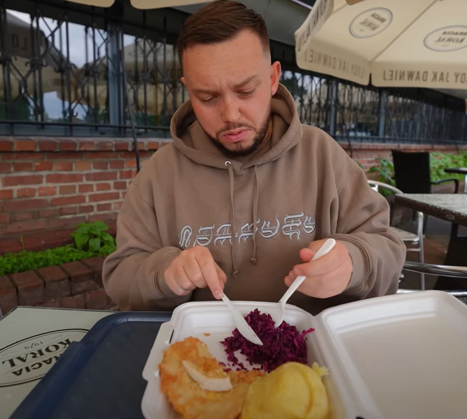 Książulo niezadowolony z jedzenia