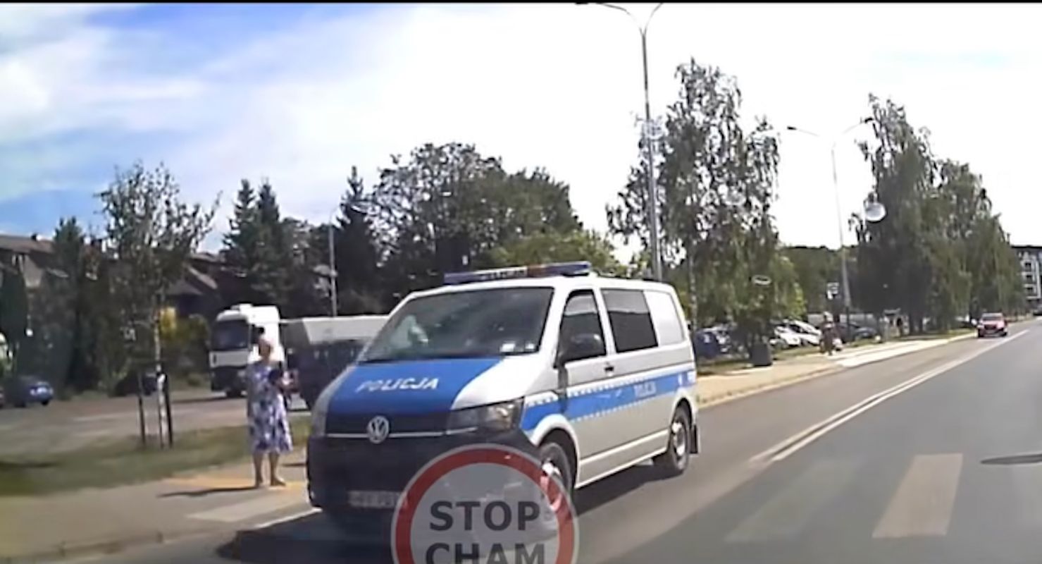 Nagranie z radiowozem z Łodzi.