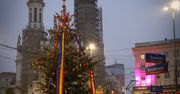 Warszawa: Tęczowa choinka na Placu Zbawiciela. "To wsparcie dla osób LGBT+"