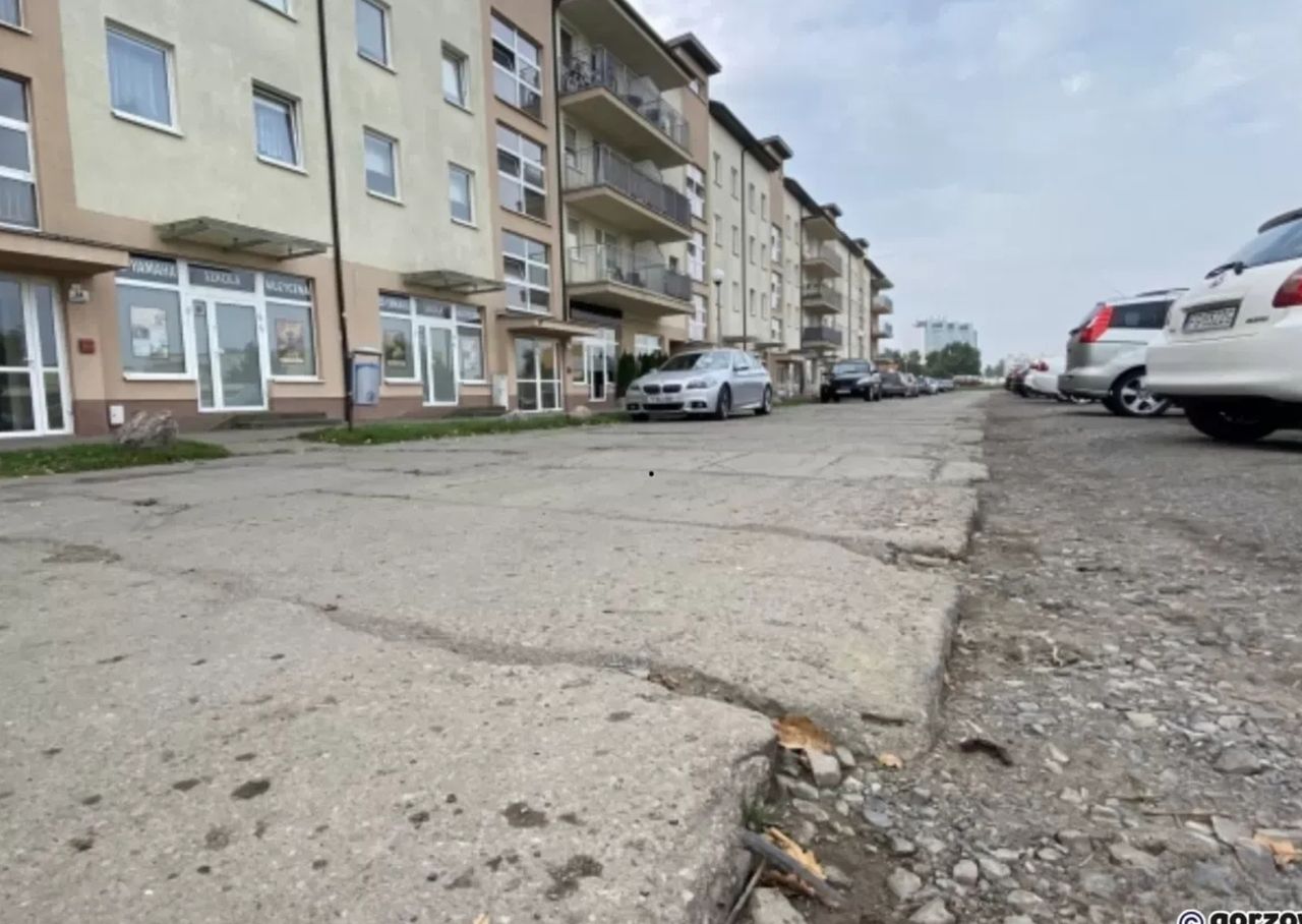Betonowe płyty zostają. Mieszkańcy Gorzowa poczekają na remont drogi