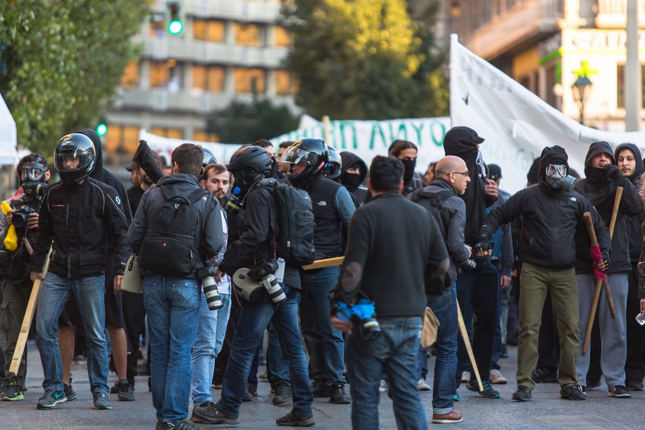 Grupa protestujących z despositphotos