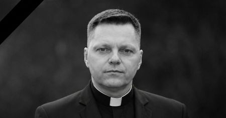 Ksiądz utonął w Bałtyku. Parafianka w żałobie. "Kochał i był kochany"