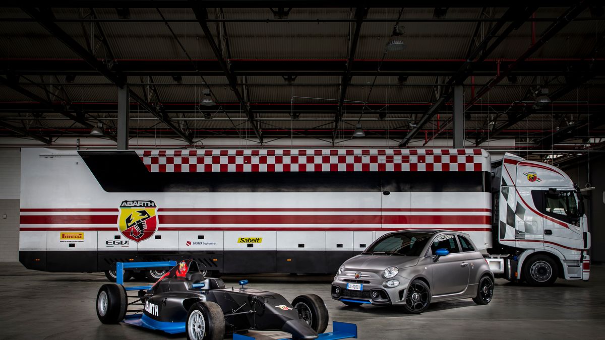 Abarth F595 ma być hołdem dla 50-lecia istnienia Formuły 4