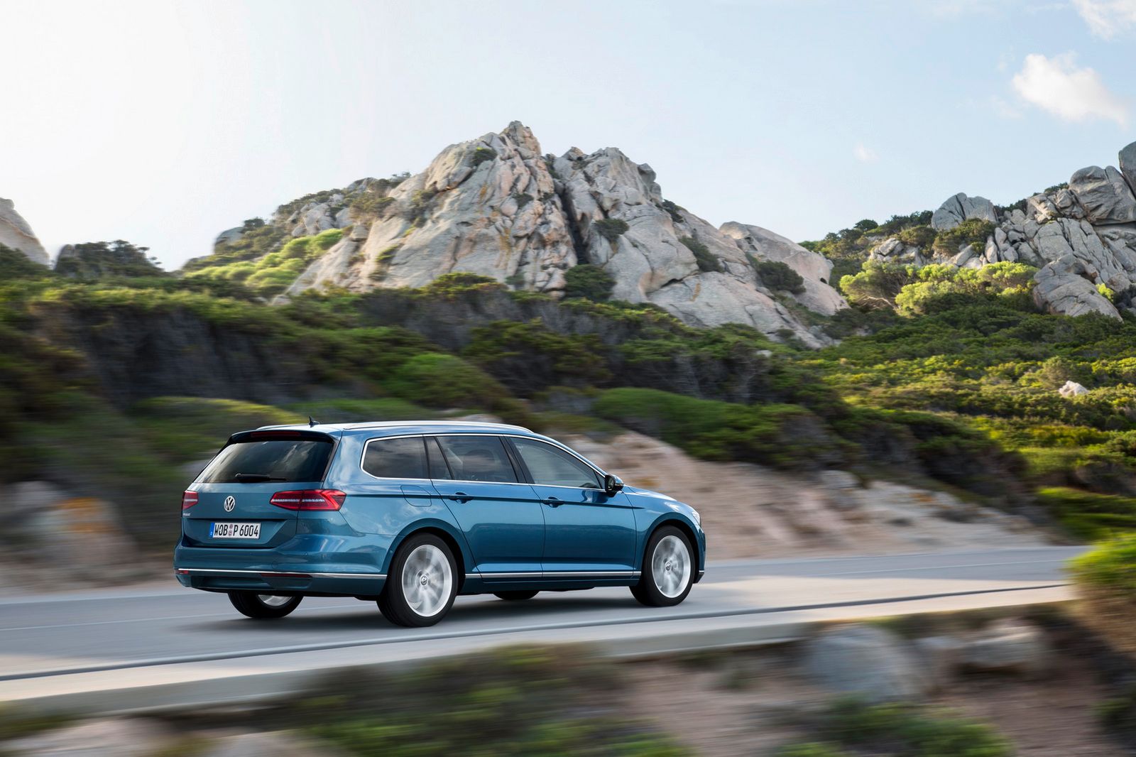 Nowy Volkswagen Passat przedstawiony w obszernej galerii zdjęć i ilustracji 31
