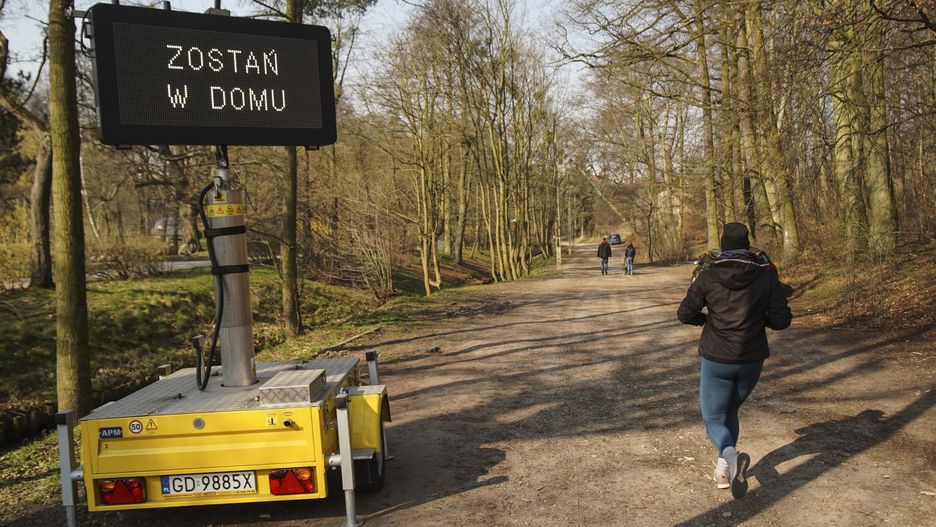 Koronawirus w Polsce. Żeby pomóc miejscowemu szpitalowi w Lublinie będą biegać... na balkonach