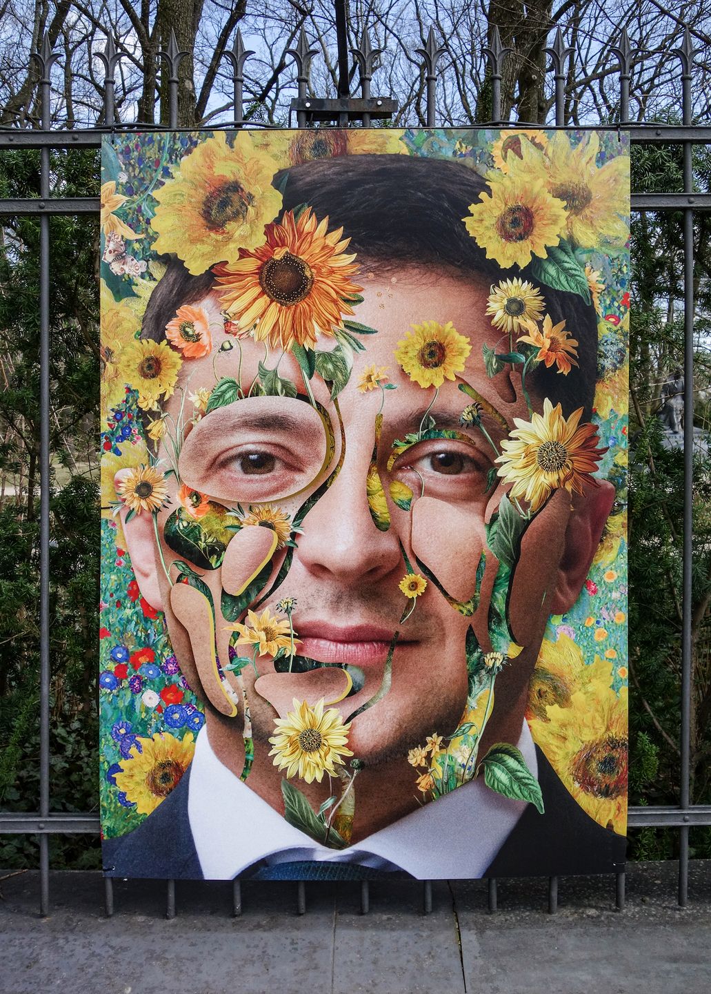 Antywojenne plakaty w Warszawie. Wystawa daje do myślenia 2