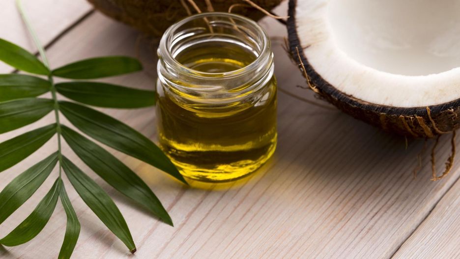 (123rf) Jakie są właściwości oleju kokosowego?