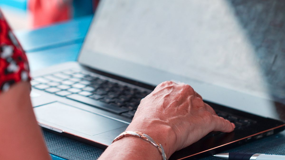 Oszustwo internetowe. Uważaj podczas korzystania z komputera