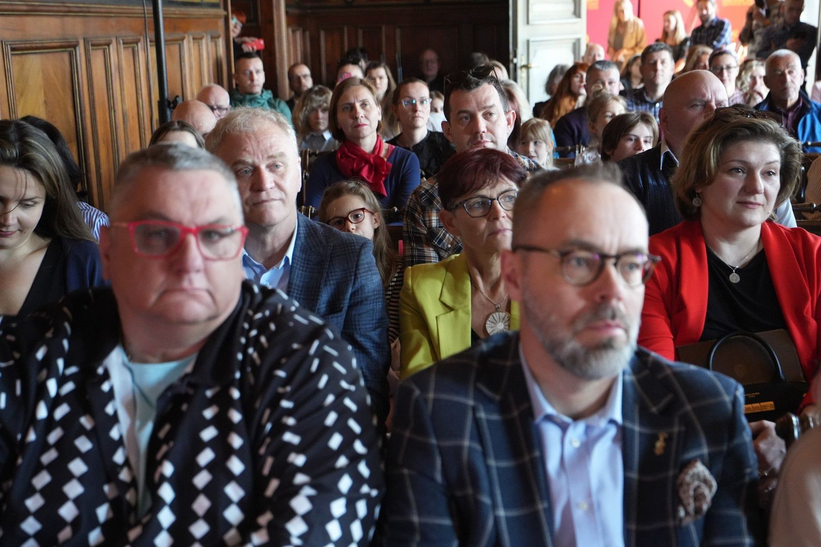 W Dworze Artusa w Toruniu rozstrzygnięty został IX Międzynarodowy Konkurs Plastyczny &#34;Z moich stron. W drodze&#34;, zorganizowany przez Ognisko Pracy Pozaszkolnej - Dom Harcerza w Toruniu. Nagrodzone i wyróżnione prace można oglądać na wystawie w tej placówce
