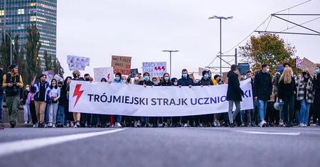 Kurator oświaty z Gdańska: ”protesty młodzieży to profanacja Wiary”