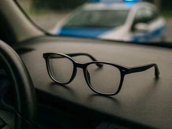 Pomorskie: Wyprzedził policjantów na podwójnej ciągłej. Tłumaczył, że "zamulali"