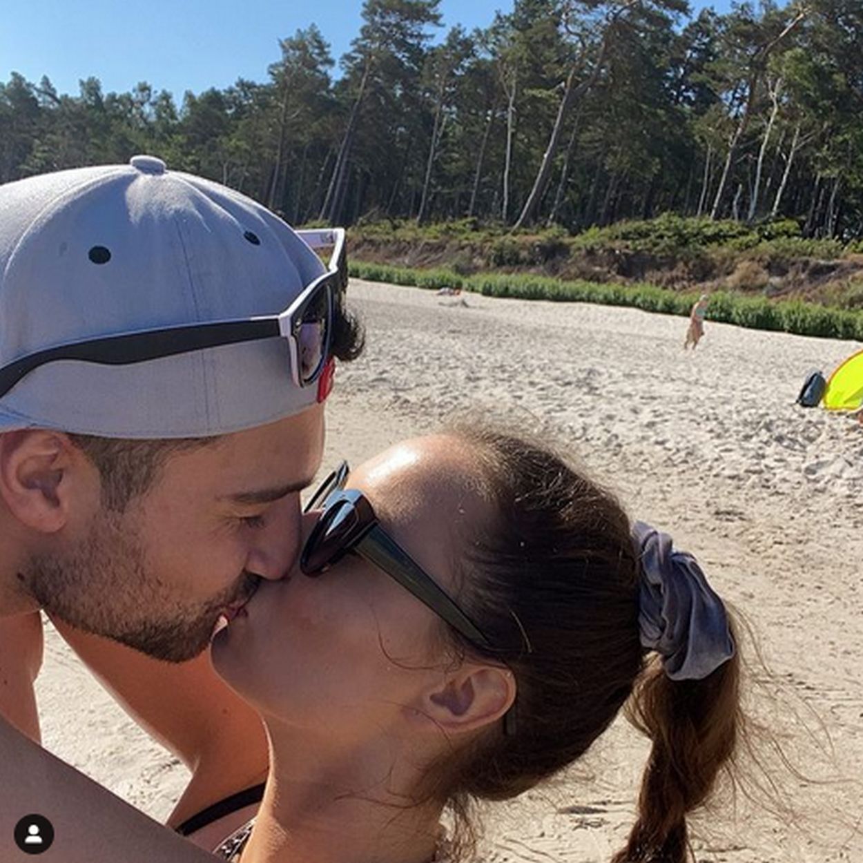 Bibi i Simon z "Hotelu Paradise"