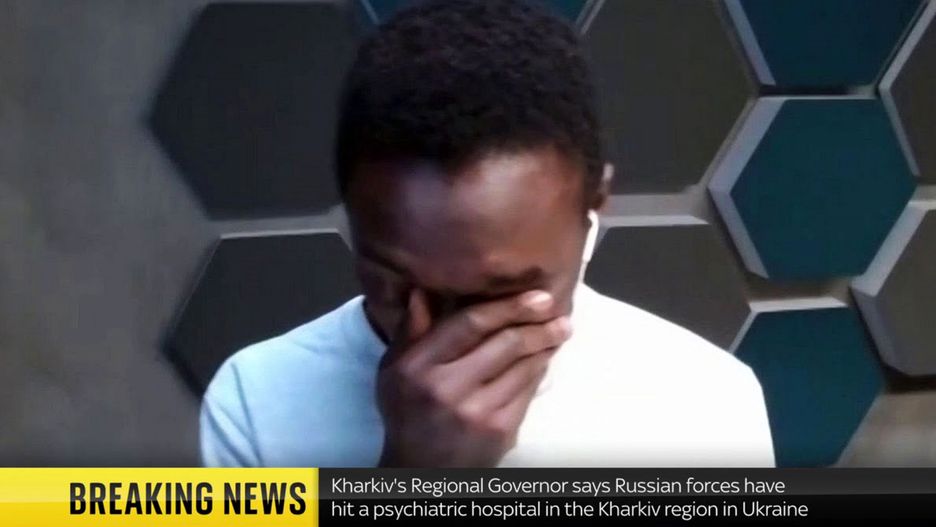 Nigeryjski student medycyny w rozmowie ze Sky News miał łzy w oczach. Opowiada, co przeżył w Polsce