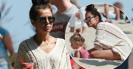 Opalona Natalia Siwiec z córeczką i teściami wywołała sensację na sopockiej plaży! Turyści mieli zapewnione oszałamiające doznania!