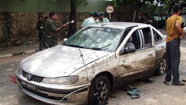 Zniszczony samochód generała Fonseka