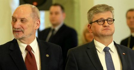 Szef BBN: MON nie odcina prezydenta od generałów