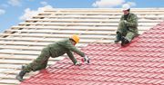 Piękny dach na lata. Z dachówką cementową czy ceramiczną?