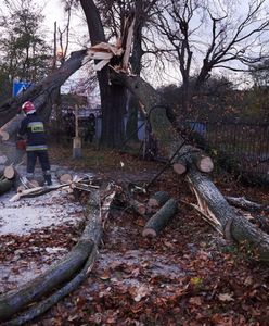 Wichury nad Polską. Ogromne utrudnienia na kolei, zerwana sieć