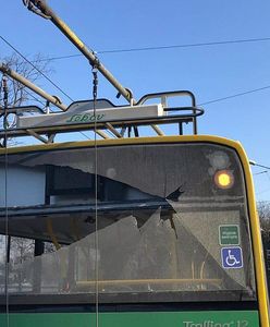 Ostrzelał trolejbus w Tychach. Krewki 37-latek zatrzymany, wpadł z bronią pneumatyczną
