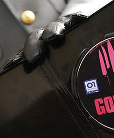 Mafia handluje sama sobą?