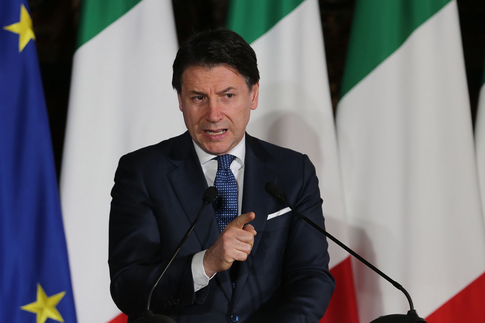 Premier Włoch ostrzega przed rozpadem Unii Europejskiej. Powodem może być "koronakryzys"