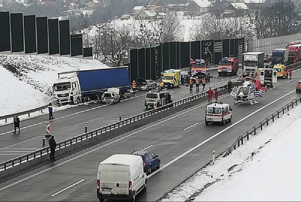 Polski kierowca sprawcą karambolu w Czechach. 10-latek walczy o życie