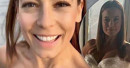 Anna Mucha zrobiła bikini z prześwitującej folii! Tylko ona potrafi pokazać tyle ciała. Oj, poszła na całość