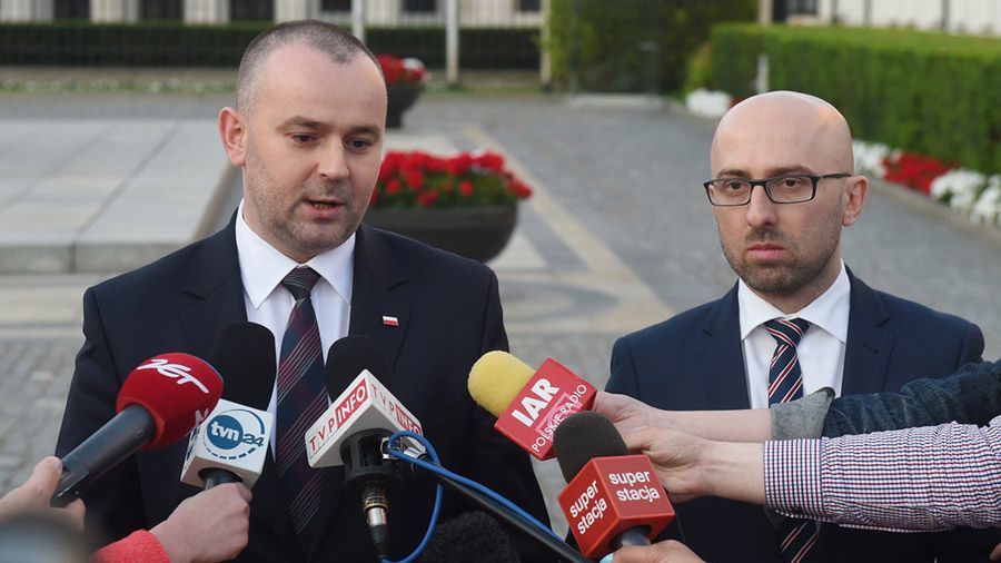 Wiceszef kancelarii prezydenta Paweł Mucha (z lewej)