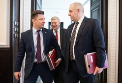 Znamy majątek kierownictwa Kancelarii Premiera. Dworczyk z długami, Anders wstydzi się wartości domu