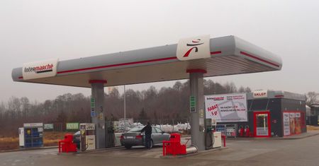 Intermarche będzie mogło handlować w niedziele. Chce mieć stacje benzynowe przy każdym supermarkecie