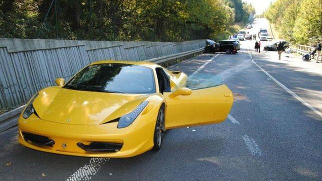 Kierowca porsche zaginął i szukała go policja