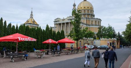 "Tylko nie mów nikomu". Ważne oświadczenie zakonu marianów. Ksiądz odsunięty