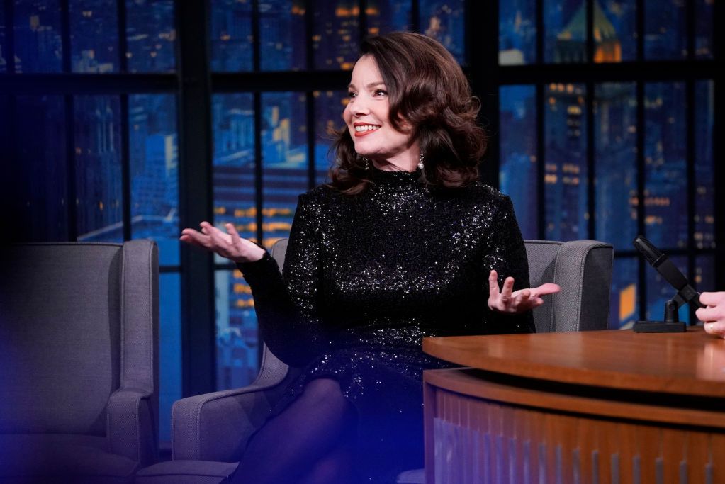 Fran Drescher u Setha Meyersa. Opowiedziała o występie Donalda Trumpa w "Pomocy domowej"