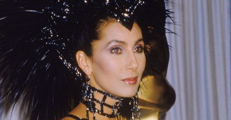 Cher o kontrowersyjnej sukni z rozdania Oscarów w 1986. Tłumaczy się z wyboru bardzo odkrytej kreacji