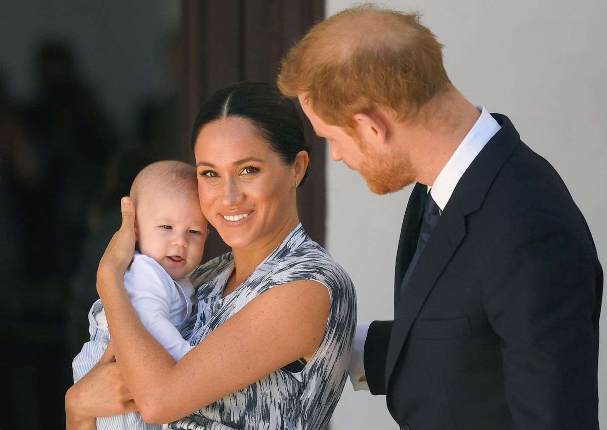 Księżna Meghan, książę Harry i Archie - filmik z Afryki. Były nawet tańce