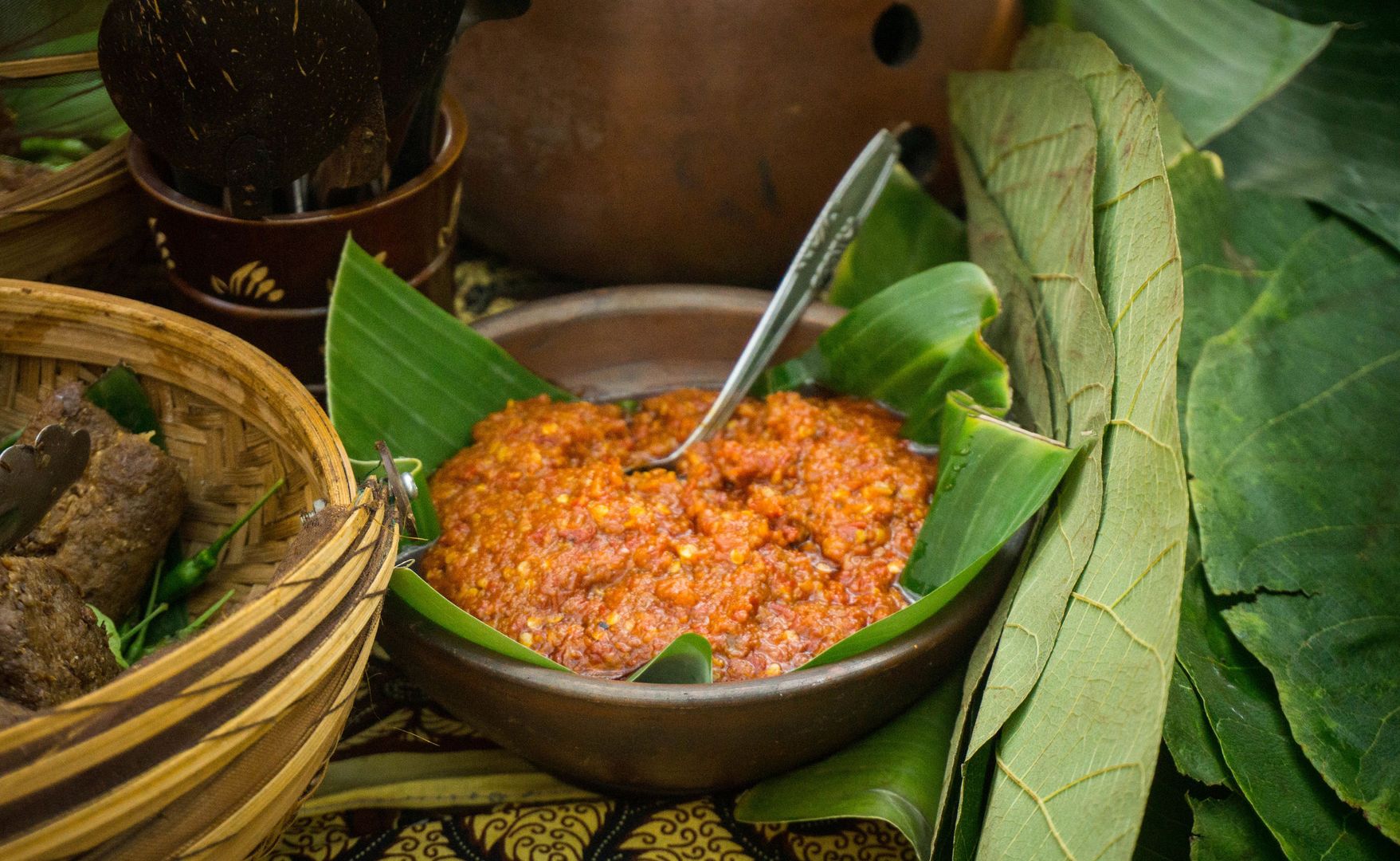 Sambal oelek jest stale obecny w indonezyjskiej kuchni 
