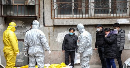 Koronawirus w Chinach. 7 lat więzienia za "plotkowanie" o chorobie