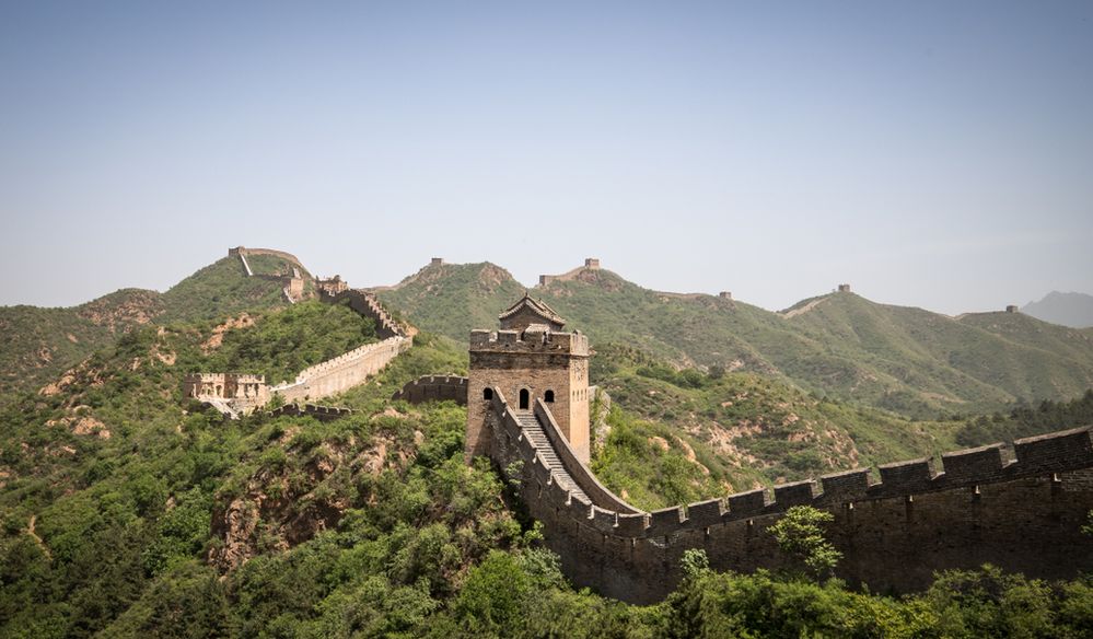 Turystka spadła z Wielkiego Muru Chińskiego. Sfilmowano szokujący moment