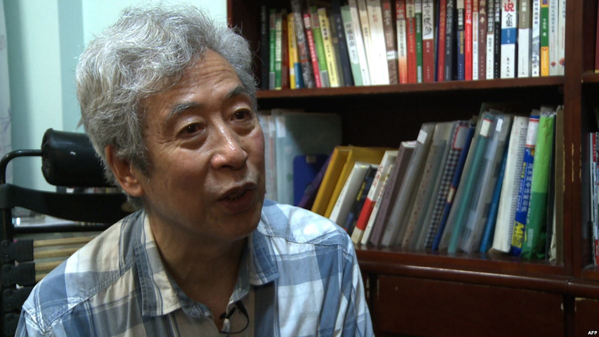 Chiński profesor zabrany przez policję podczas wywiadu na żywo