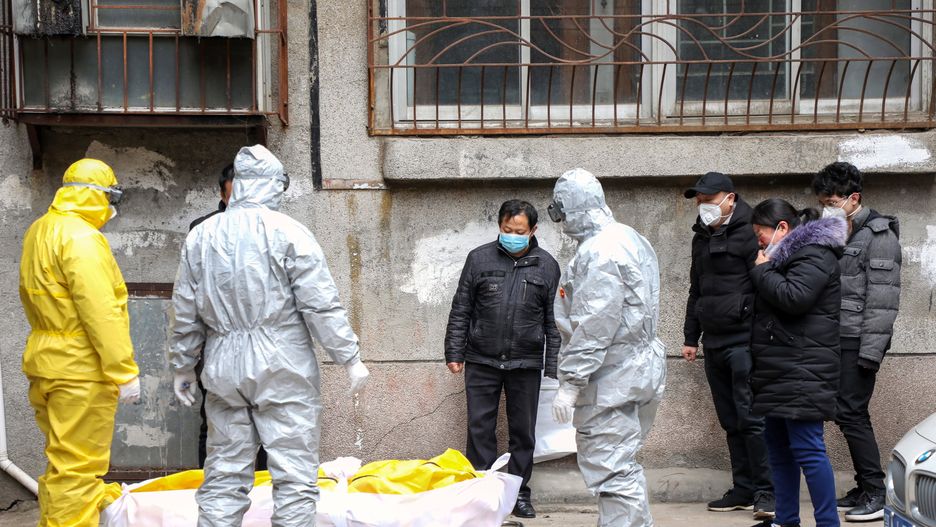 Koronawirus w Chinach. 7 lat więzienia za "plotkowanie" o chorobie