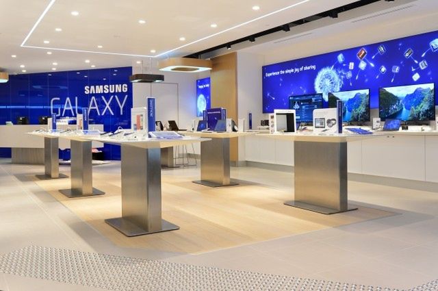 Samsung otwiera swój pierwszy... Apple Store
