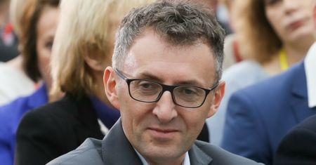 Zasłynął obroną Jacka Rostowskiego i... czerwonym ferrari. Kim jest Marek Chmaj