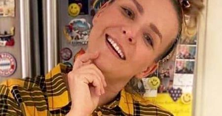Aneta Zając buszuje w kuchni z synami. Ależ oni mają fantazyjne fryzury